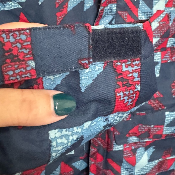 COLUMBIA BOYS WATERPROOF JACKET. ZIP-IN WINDPROOF, ZIPPERED POCKETS JACKET. - Picture 7 of 14